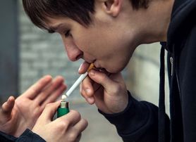 Jest dwa razy bardziej prawdopodobne, że to nastolatki z astmą zaczną palić a nie ich zdrowi rówieśnicy