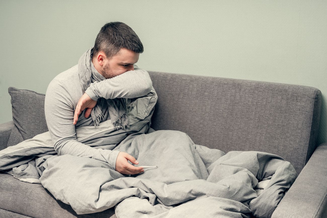 Kichaj w rękaw, to zapobiega rozprzestrzenianiu się wirusów 