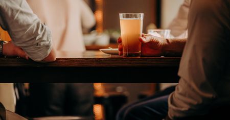 Polska 2050 chce zaostrzyć przepisy dotyczące sprzedaży i reklamy alkoholu. Projekt trafi do Sejmu
