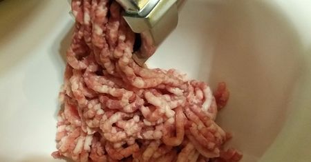 GIS: Wycofanie popularnego produktu Morliny. Salmonella w mięsie z indyka na kotlety