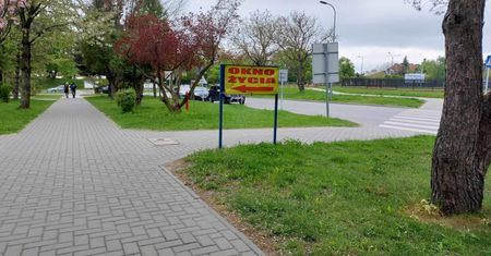 Chłopiec w oknie życia. Policja sprawdza, czy nie padł ofiarą przestępstwa