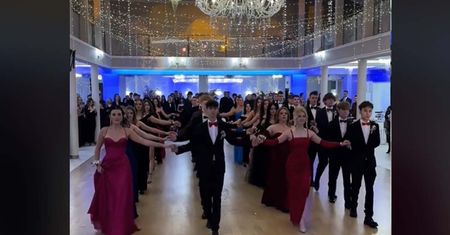 Wyjątkowe nagranie ze studniówki. "Gratulacje odnośnie kultury"