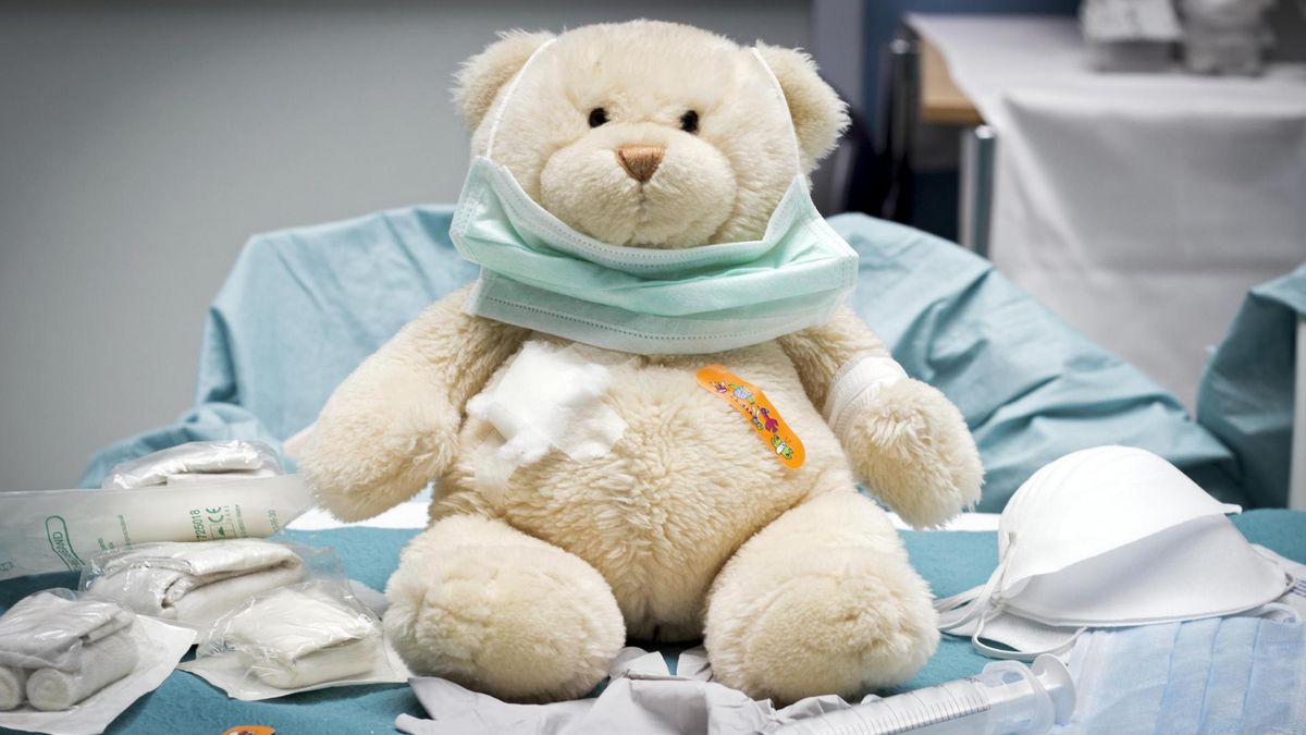 Paciorkowce u dzieci odpowiadają za takie choroby jak: zapalenie ucha środkowego, angina lub szkarlatyna