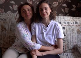 Protesty na Białorusi. Matka przez tydzień szukała porwanej przez służby córki. "Kazali im rozebrać się do naga i pochylać"