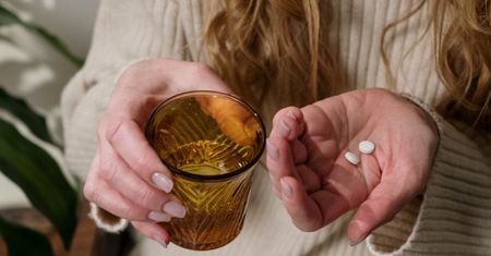 Telfast 180 - co to jest, wskazania, dawkowanie przeciwwskazania i środki ostrożności