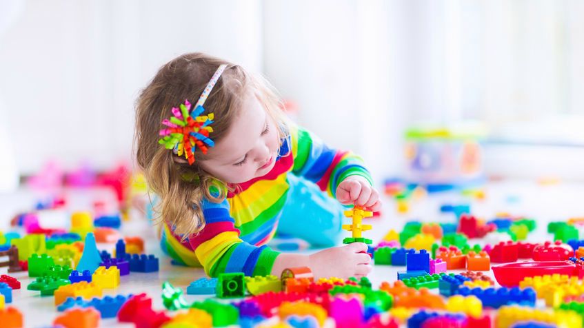 Niektóre zabawki mogą być dla dzieci niebezpieczne