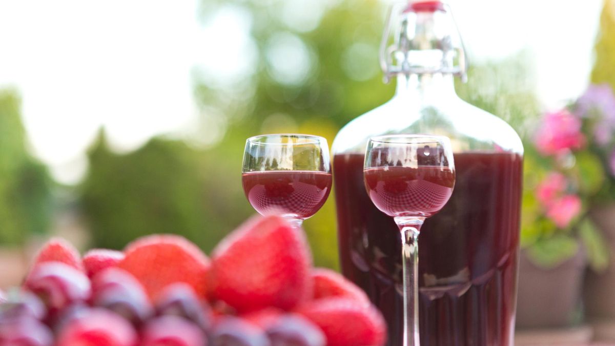 Nalewka z truskawek obniża poziom cholesterolu, chroni serce i poprawia odporność