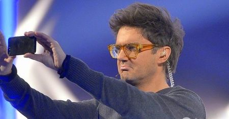 Kuba Wojewódzki dostał rolę w filmie? Nie poznacie go na zdjęciu z planu!