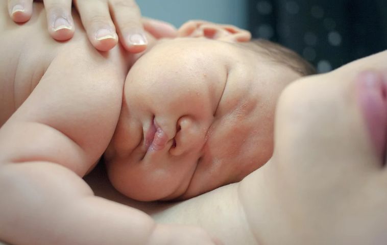 Brachycefalia, czyli krótkogłowie, to termin medyczny odnoszący się do zniekształcenia główki dziecka. 