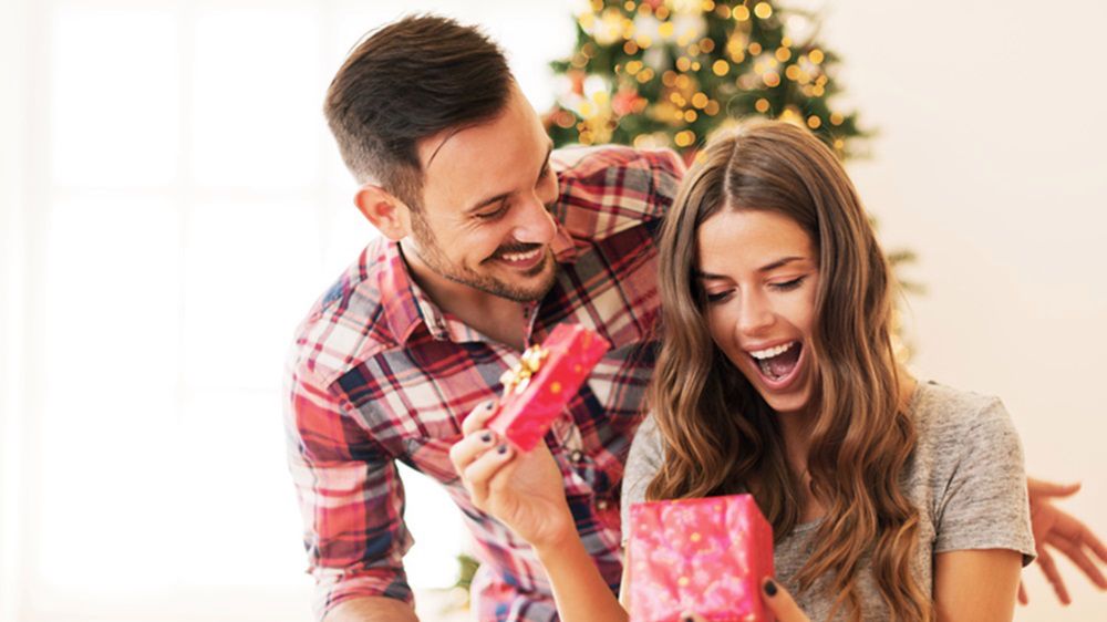 Prezent w postaci delikatnej biżuterii na pewno spodoba się ukochanej