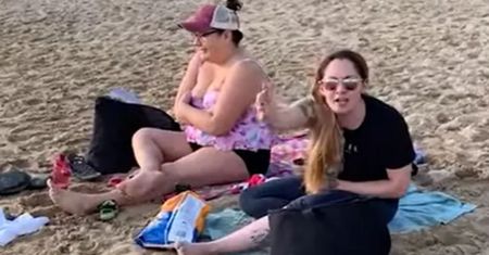 Awantura na plaży. Kobiecie nie spodobał się strój nastolatki