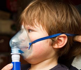 Dobra wiadomość dla dzieci wychodzących ze skomplikowanego zapalenia płuc