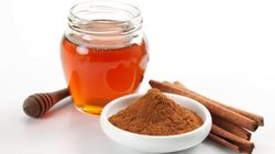 Cudowna mikstura z dwóch składników - miodu i cynamonu