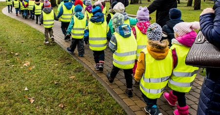 Osoby, które nie są nauczycielami, będą mogły uczyć w przedszkolu. Eksperci oburzeni