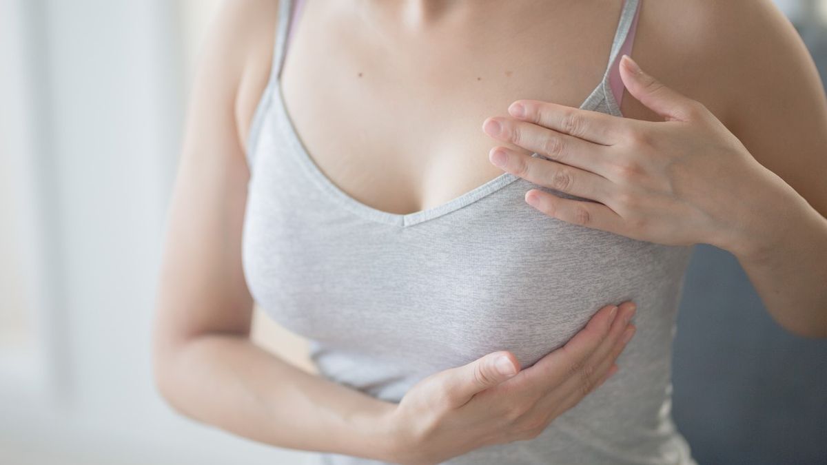 Mastopeksja to zabieg chirurgiczny, celem którego jest podniesienie opadających piersi.