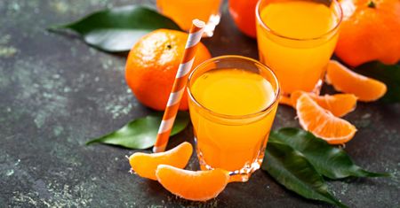 Nalewka mandarynkowa - moc zdrowia i wspaniały aromat. Zrób, dopóki owoce są pyszne (WIDEO)