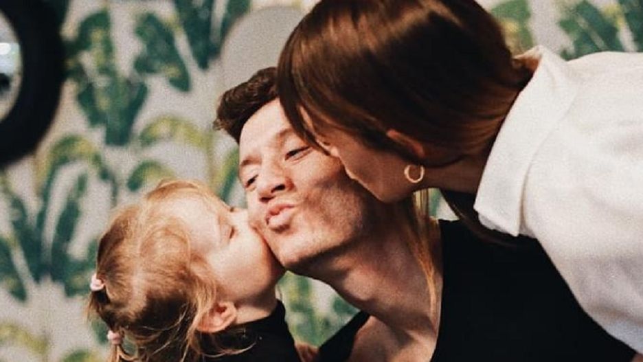 Ania i Robert Lewandowscy z córką Klarą