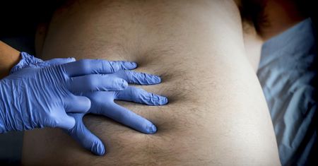 Jeden na czterech diagnozowanych ma już przerzuty. "Rozwój tego nowotworu zależy od nas"