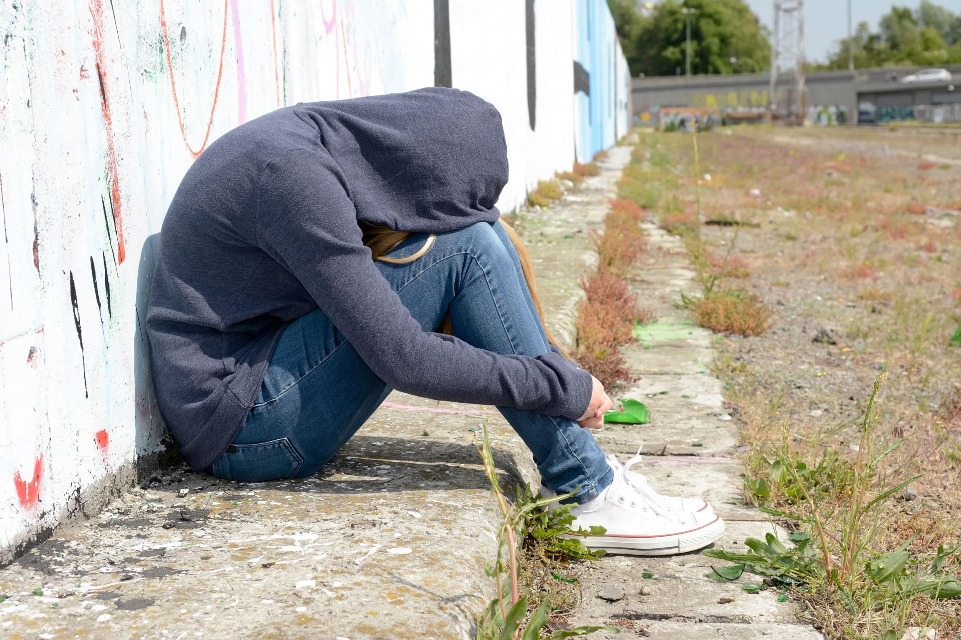 Dziewczęta 4 razy częściej niż chłopcy świadomie przedawkowują leki