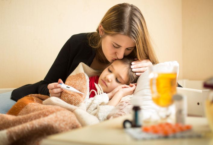 Podanie dziecku leku przeciwwirusowego warto skonsultować z pediatrą 