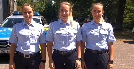Siostry zostały policjantkami. Są niemalże identyczne
