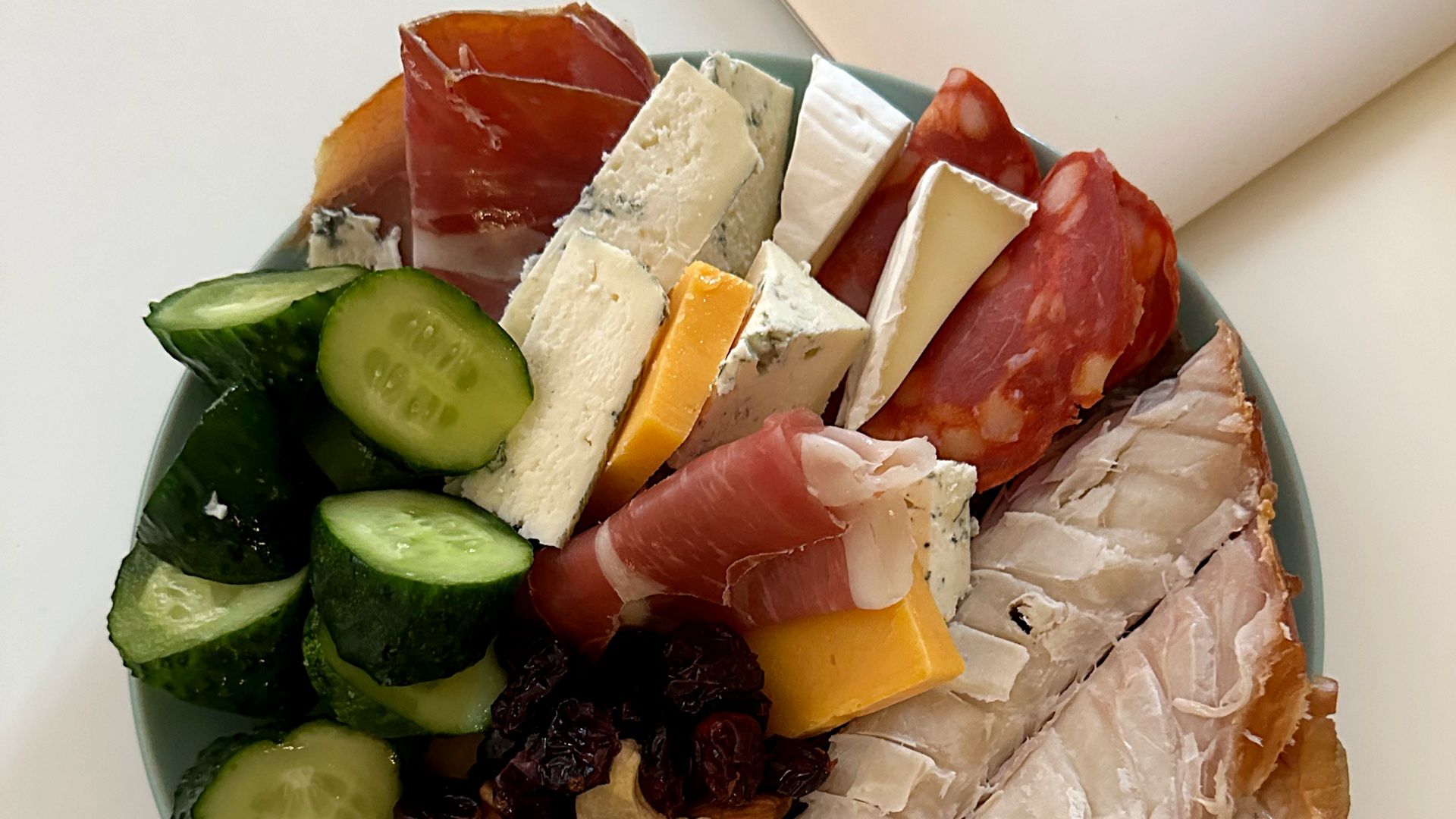 Nietolerancja wynika z trudności w jej rozkładaniu, a nie z reakcji alergicznej.