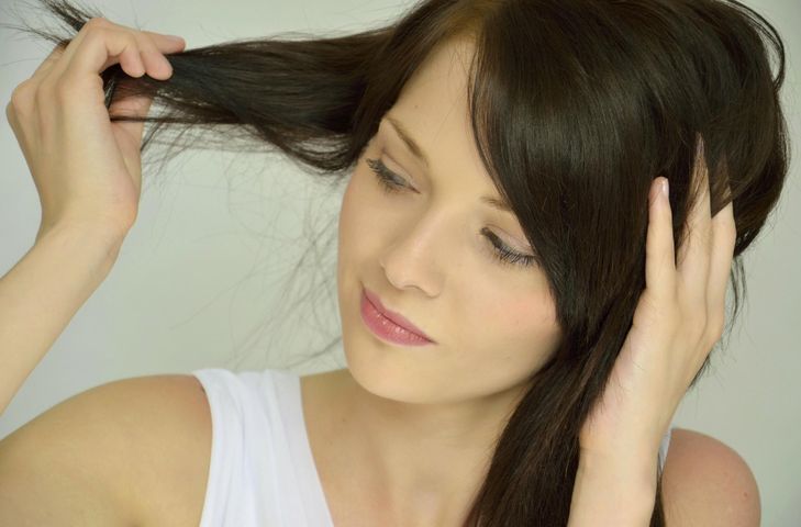 Test na porowatość włosów pomaga w świadomej pielęgnacji włosów.