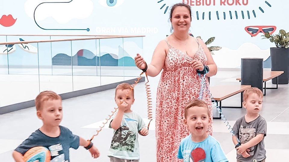 Matka Gigantka - wychowuje 6 dzieci, w tym dwie pary bliźniąt