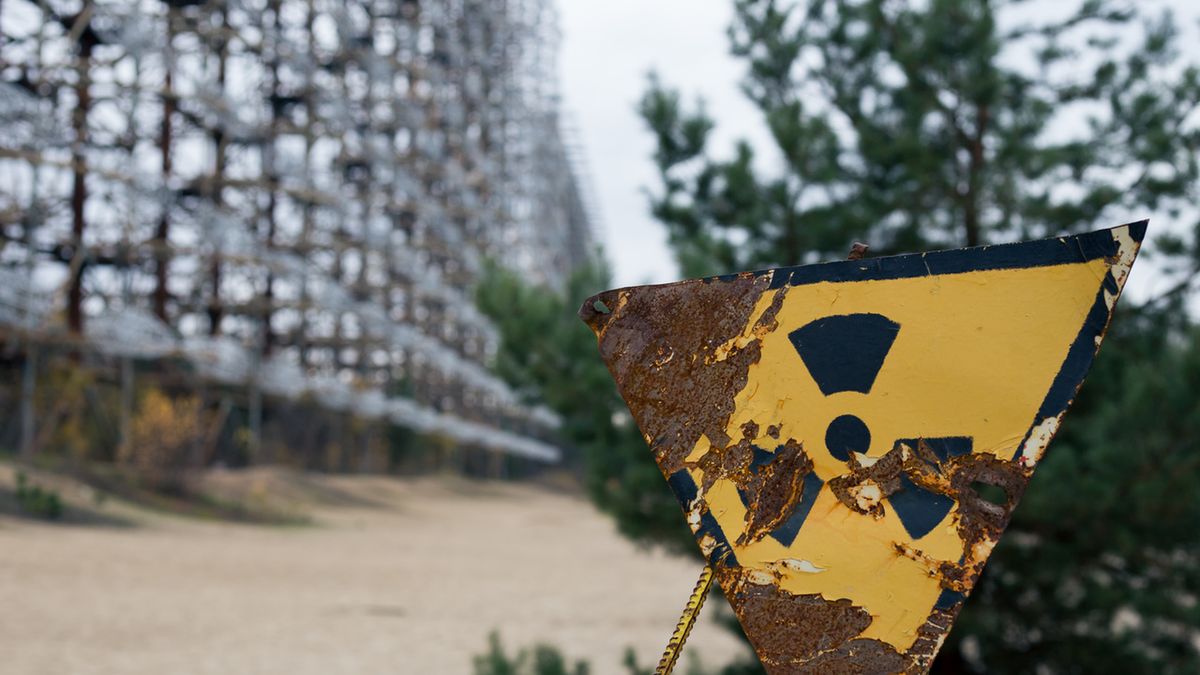 Choroba popromienna jest wynikiem działania na organizm promieniowania jonizującego