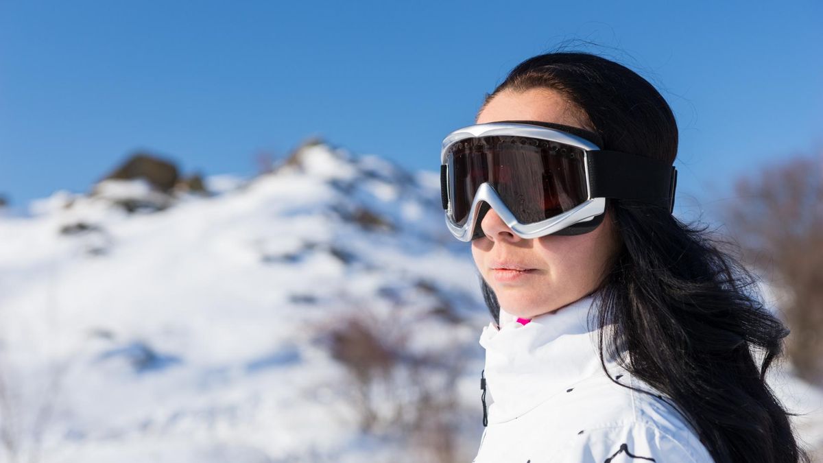 Ślepota śnieżna jest spowodowana intensywną ekspozycją na promieniowanie ultrafioletowe.