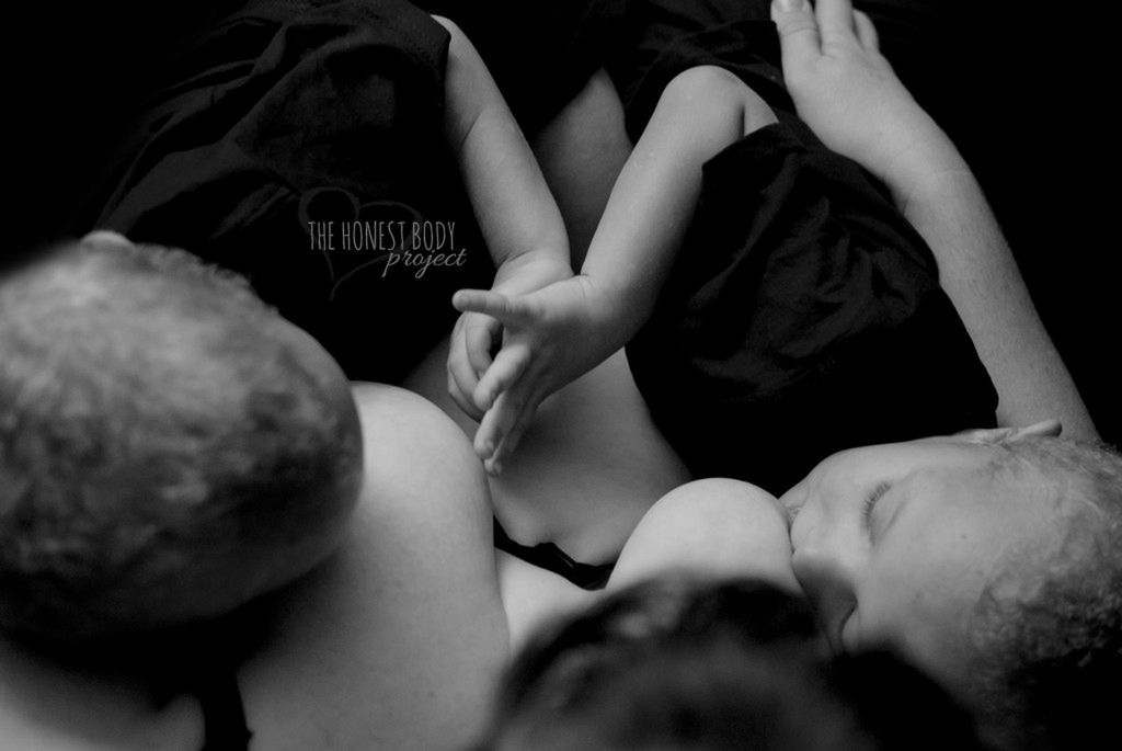 Karmienie piersią powyżej roku - fotografie Natalie McCain