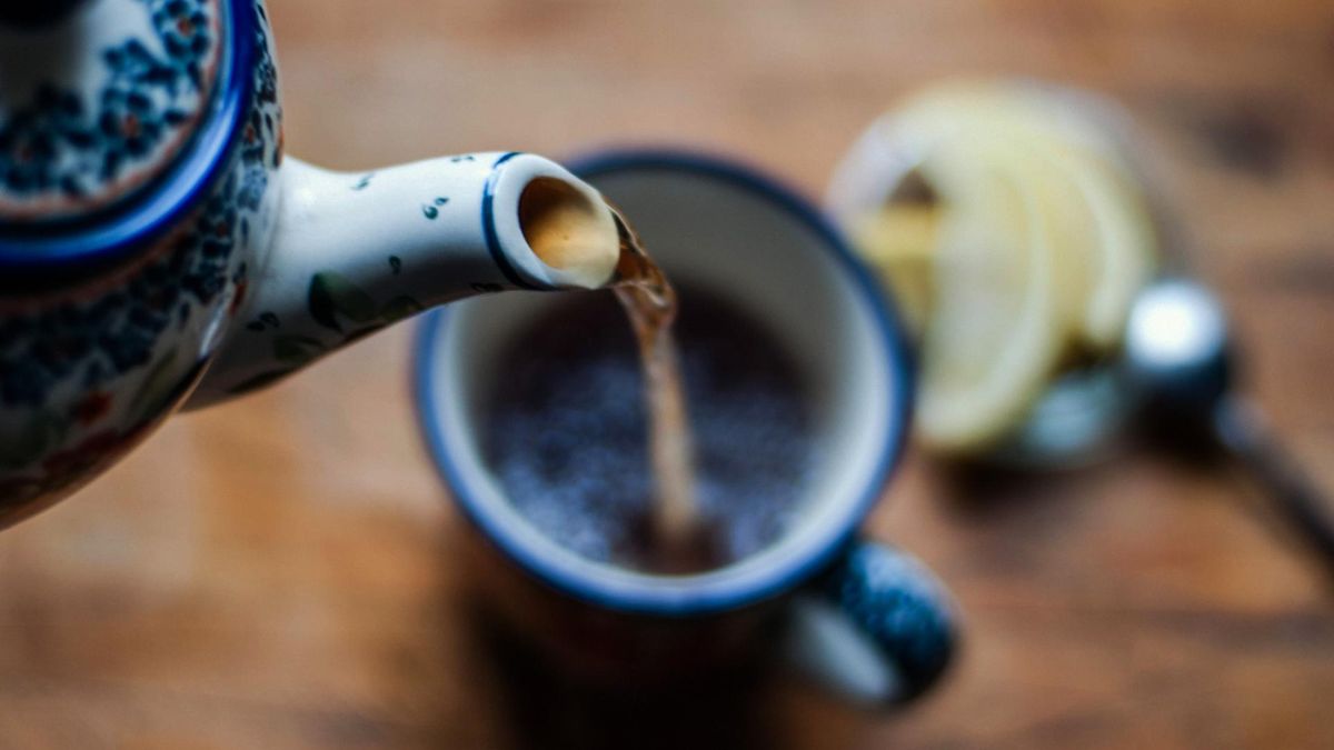 Fala upałów w Polsce. Gorąca herbata najlepszym sposobem na ugaszenie pragnienia? Ekspertka rozwiewa wątpliwości