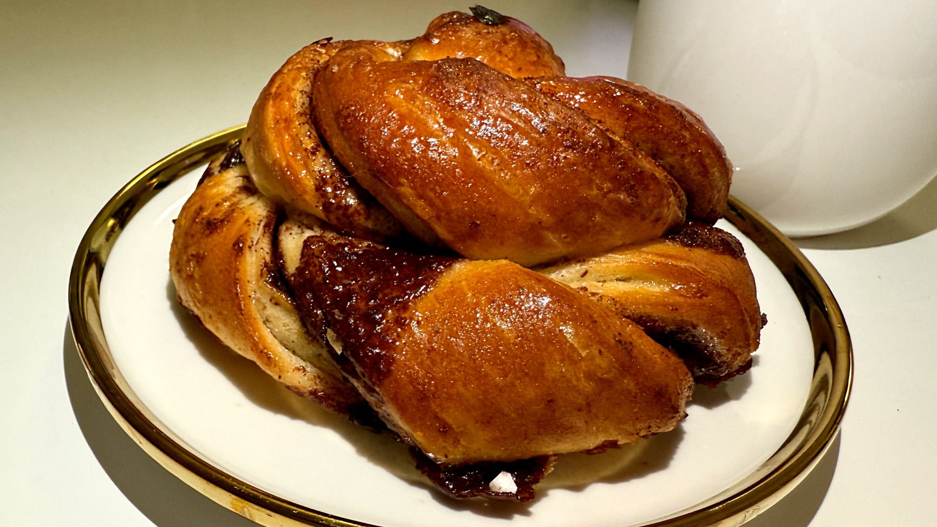 Choć cynamonki nie należą do produktów niskokalorycznych, mogą mieć swoje miejsce w diecie.