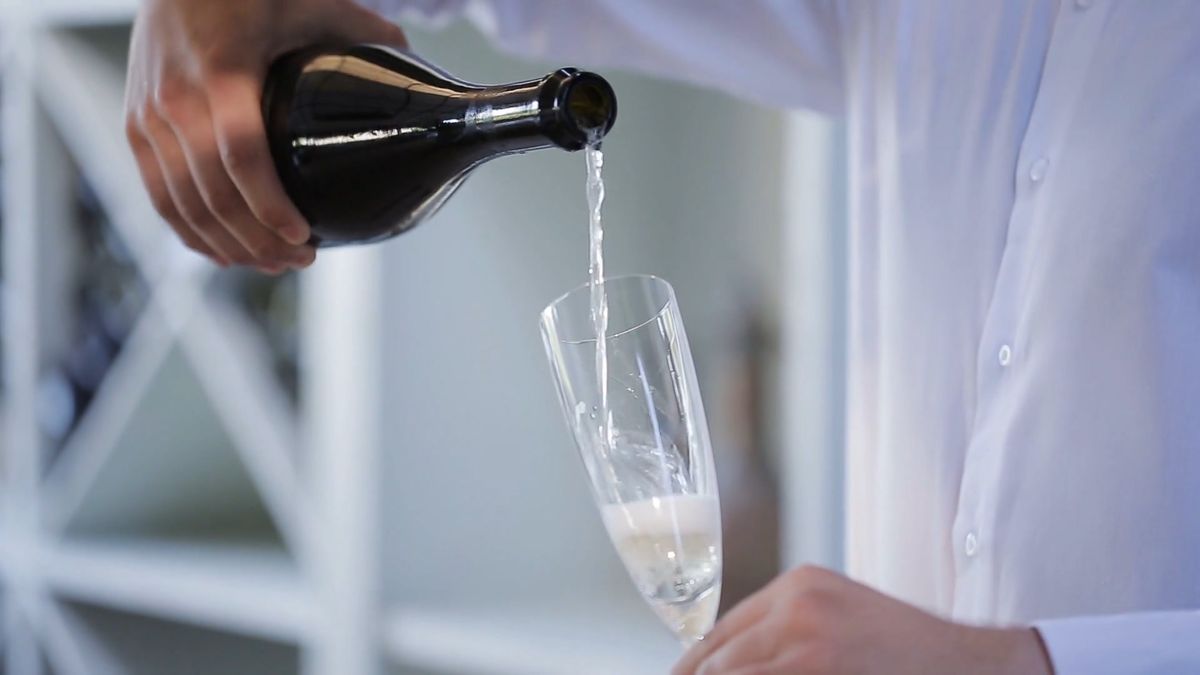 Niewielkie ilości wina musującego mogą pozytywnie wpłynąć na nasze zdrowie