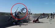 #dziejesiewsporcie: o krok od tragedii! Kolarz cudem uniknął upadku z wysokości