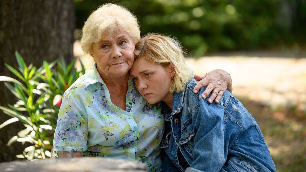 M jak miłość, Barbara (Teresa Lipowska), Ula (Iga Krefft)