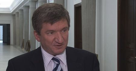 "Nałęcz to bajkoopowiadacz - pasuje do kancelarii"