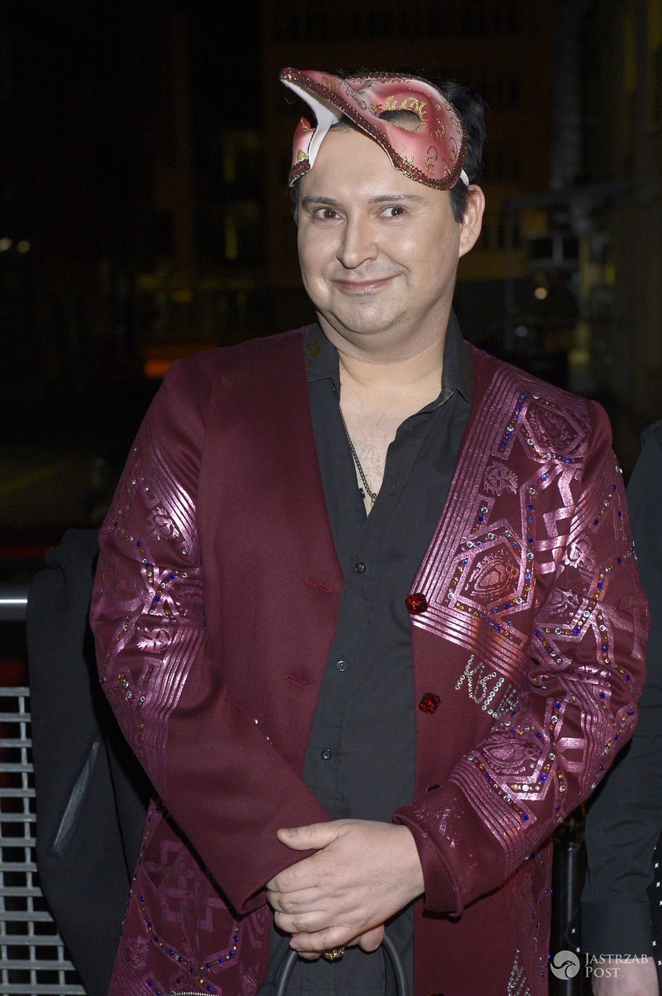Michał Witkowski na balu maskowym z gwiazdami (fot. AKPA)