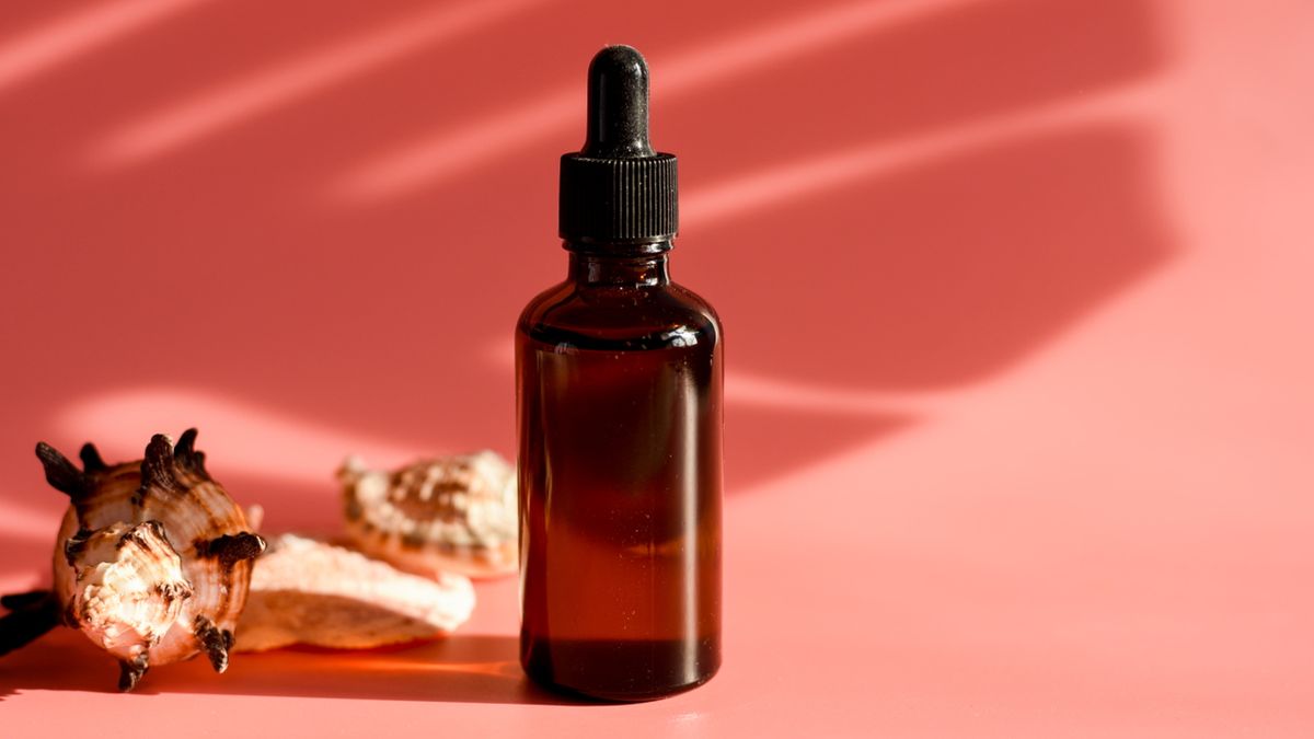 Olej z pestek truskawek działa nawilżająco na skórę