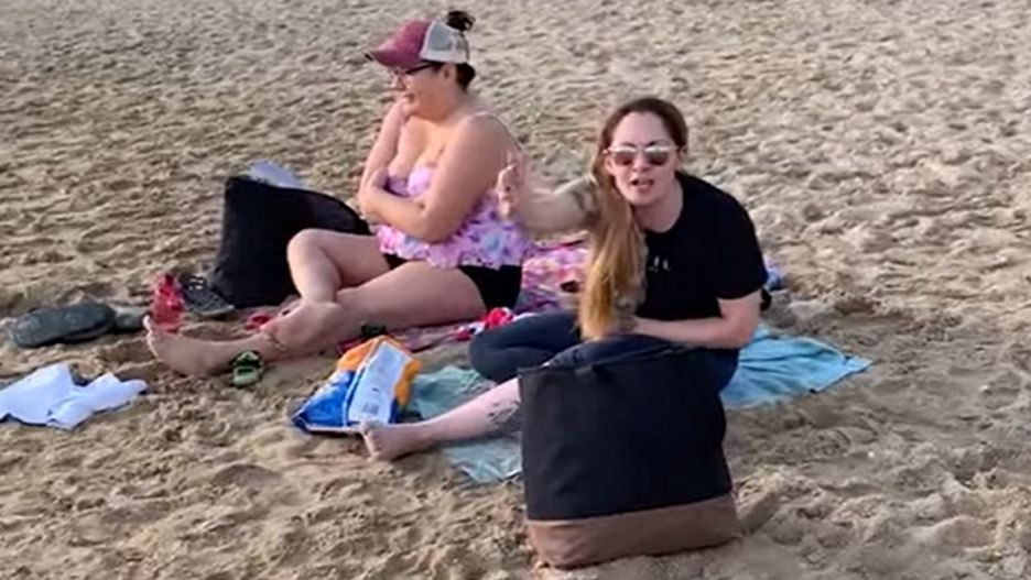 Kobieta oburzona strojem 13-latki. "Jeśli mój syn zgwałci Twoją córkę, to nie będzie mój problem"