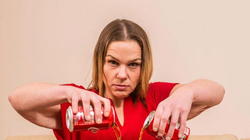 Po zerwaniu z nałogiem schudła prawie 70 kg (WIDEO)