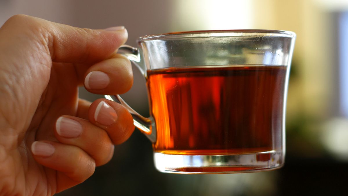 "Wytapia" tłuszcz, kiedy śpisz. Wszystko dzięki jednemu składnikowi zawartemu w herbacie