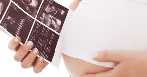 Kobiety, które urodziły po 30. mogą żyć dłużej. Nowe badania (WIDEO)
