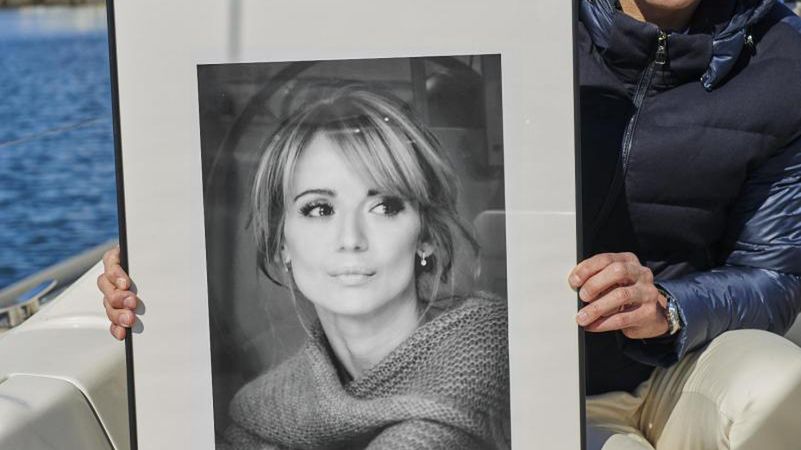 Jarosław Bieniuk ze zdjęciem Ani Przybylskiej 