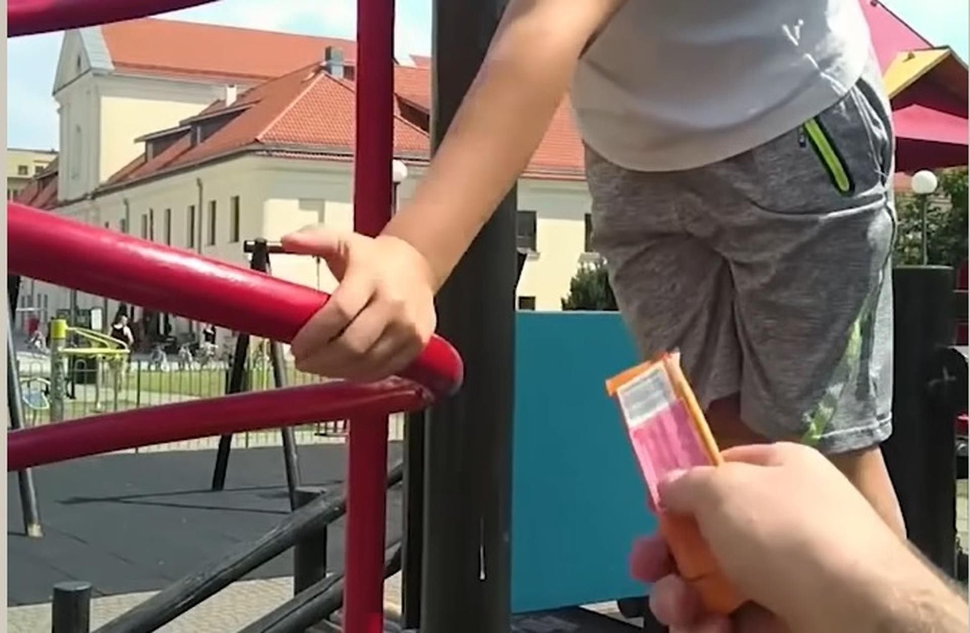 Czy twoje dziecko przyjmie słodycze od nieznajomego?