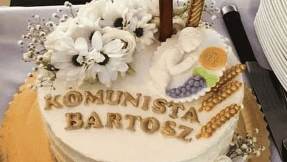 Pochwalili się tortem na Pierwszą Komunię. Napis na cieście wywołał burzę