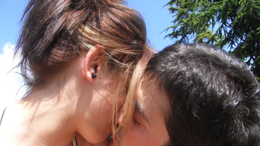 Defloracja błony dziewiczej zazwyczaj wiąże się z niewielkim bólem