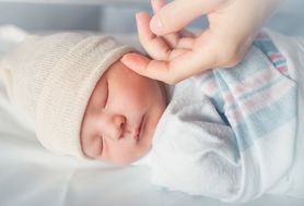 Jak rozpoznać chorobę u niemowlęcia, jeśli nie płacze? Jakie objawy wymagają konsultacji z pediatrą?
