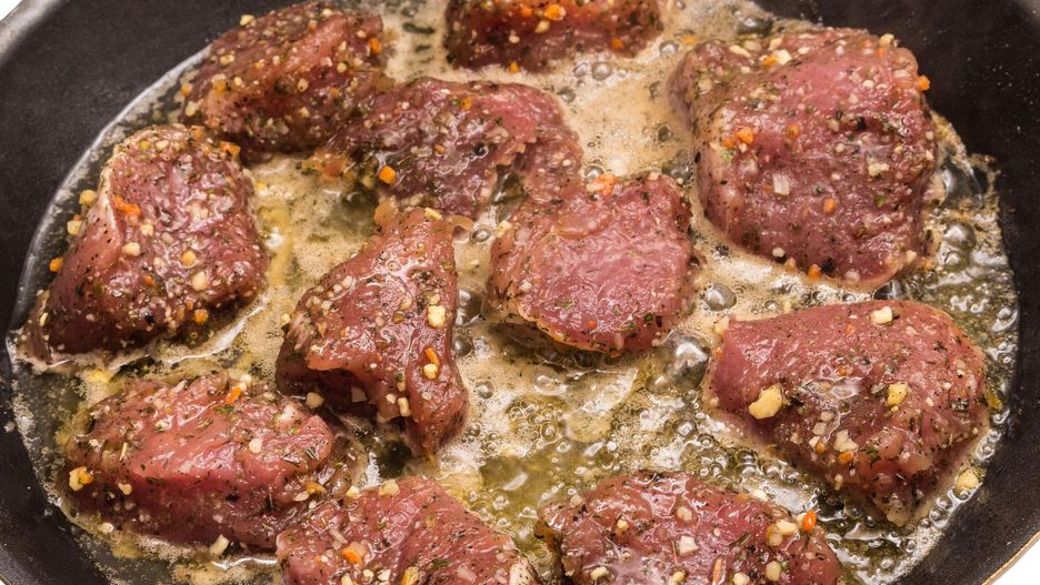 Często bagatelizujemy wysoki poziom cholesterolu. Przyczyny leżą m.in w nieodpowiednim trybie życia