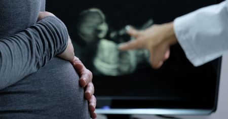 Zespół Frasera – przyczyny, objawy i leczenie